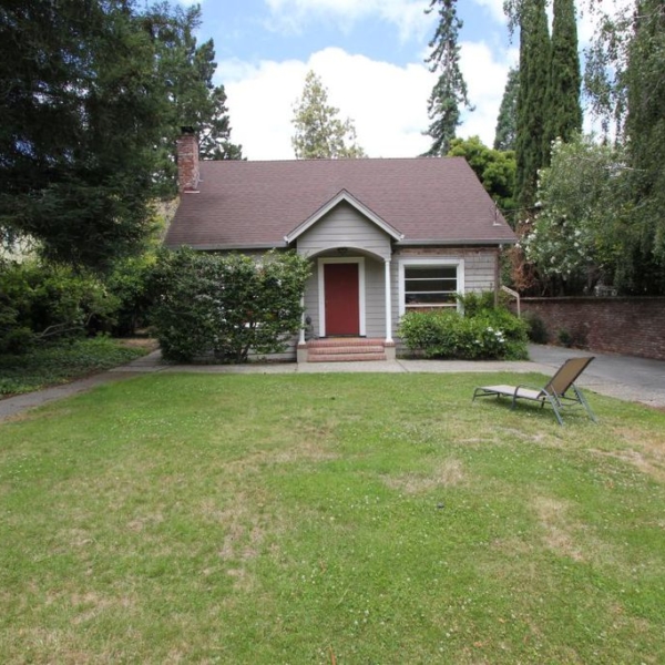 1080 Creek Dr, Menlo Park, CA 94025