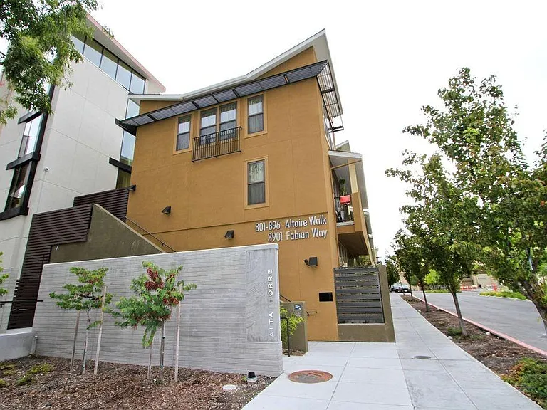 883 Federation Way, Palo Alto, CA 94303