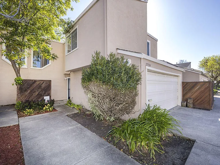 27724 Medlar Dr, Hayward, CA 94544