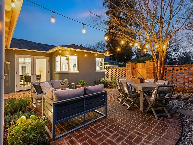 1800 Guinda St, Palo Alto, CA 94303