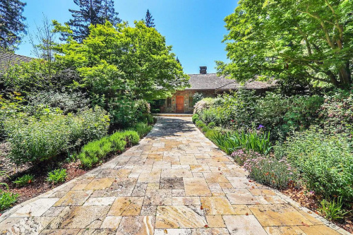 38d178e26f1124aee92adca7285b4131-uncropped scaled within 1536 1152