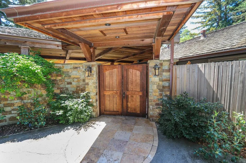 e59ad6042a44a2914194b9bab0ed9883-uncropped scaled within 1536 1152