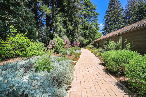 e6ce0d8c5ddbb056ae44b6852bd4d1e9-uncropped scaled within 1536 1152